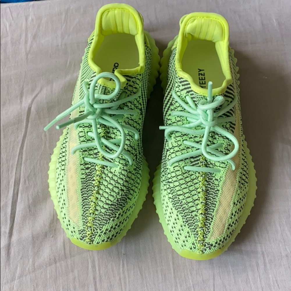 Never Worn Adidas Yeezy Boost 350 V2 ‘Yeezreel’